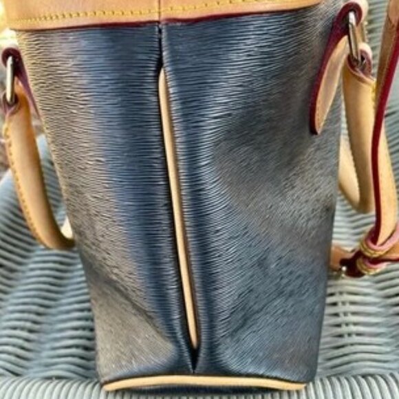 Dooney & Bourke - Saffiano Leather "Kimberly" Handbag - Picture 6 of 7